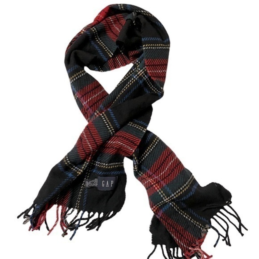 GAP large red green multi plaid 100% wool fringed scarf, Italy, unisex